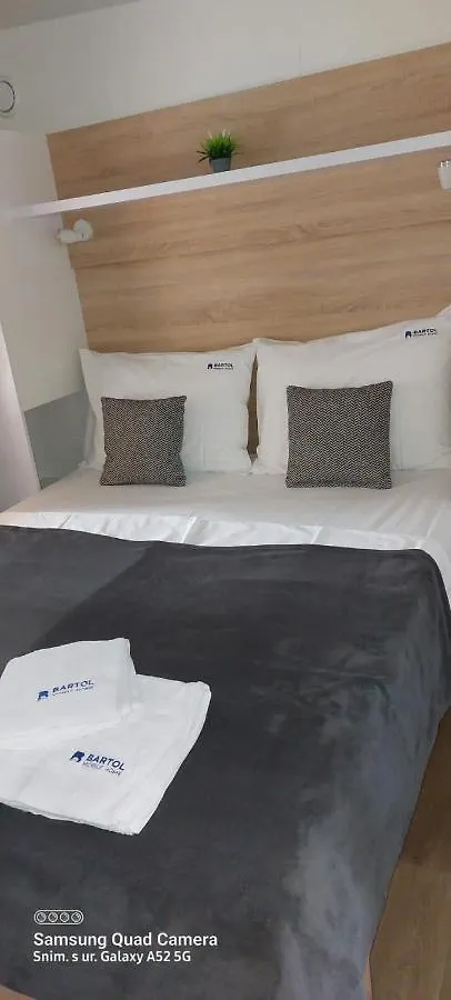 אתר קמפינג ביוגראד נה מורו Mobile Home Bartol